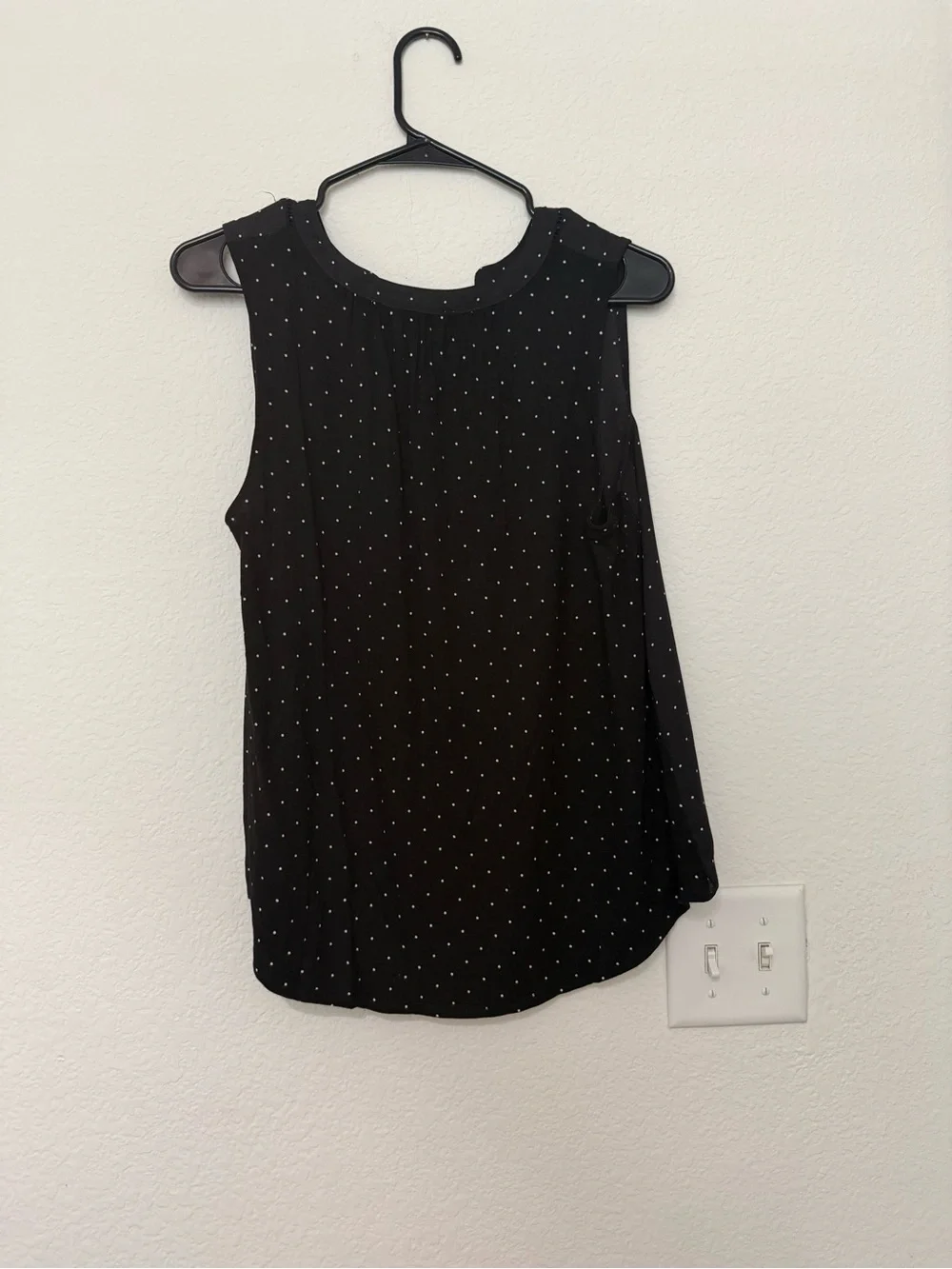 LOFT Black Sleeveless Dot-Print V-Neck Blouse